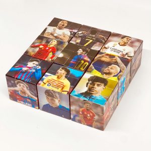 Fanbox Leo M. – Nº10 Barcelona & Argentinien, offizielle Fanartikel, zeigt Trikots und Fanaccessoires in der Box